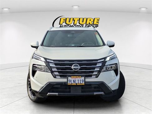 Certified 2024 Nissan Rogue Platinum w/ Platinum Premium Package image 2