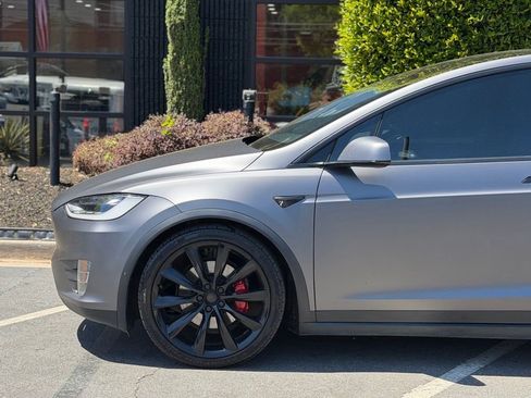 Used 2018 Tesla Model X 100D image 10