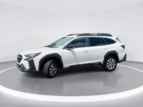 Used 2023 Subaru Outback Premium AWD/4WD image 1