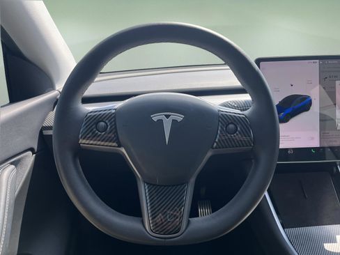 Used 2021 Tesla Model Y Long Range AWD/4WD image 12