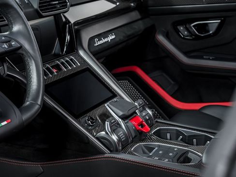 Used 2023 Lamborghini Urus Performante AWD/4WD image 23