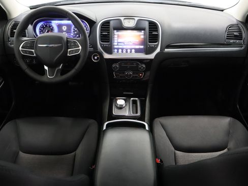 Used 2023 Chrysler 300 Touring w/ Sport Appearance Package RWD image 30