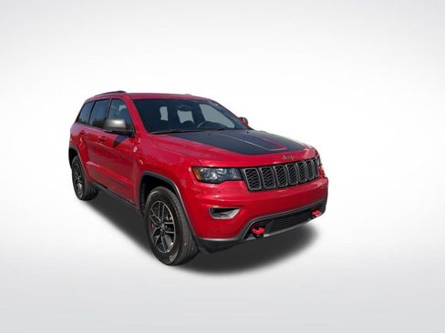Used 2017 Jeep Grand Cherokee Trailhawk image 2