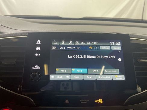 Used 2023 Honda Passport EX-L image 16