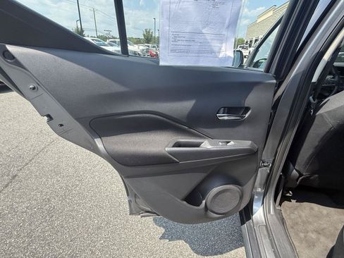 Used 2023 Nissan Kicks SV w/ Interior Electronics Package FWD image 13
