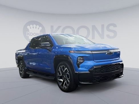 Used 2025 Chevrolet Silverado EV RST AWD/4WD image 18