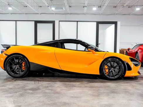Used 2018 McLaren 720S RWD image 1