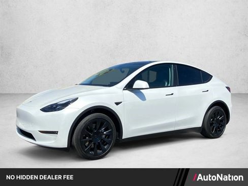 Used 2023 Tesla Model Y Long Range AWD/4WD image 1