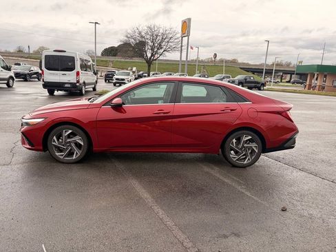 Used 2025 Hyundai Elantra Limited w/ Cargo Package image 4
