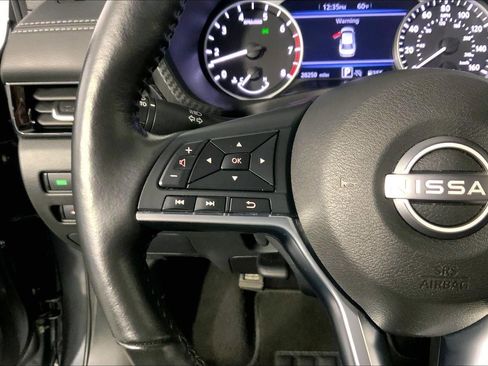 Used 2025 Nissan Sentra SV w/ All-Weather Package FWD image 18
