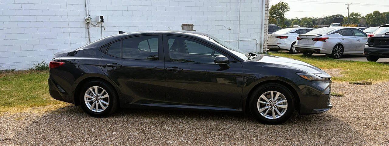 Used 2025 Toyota Camry LE w/ Convenience Package FWD image 9