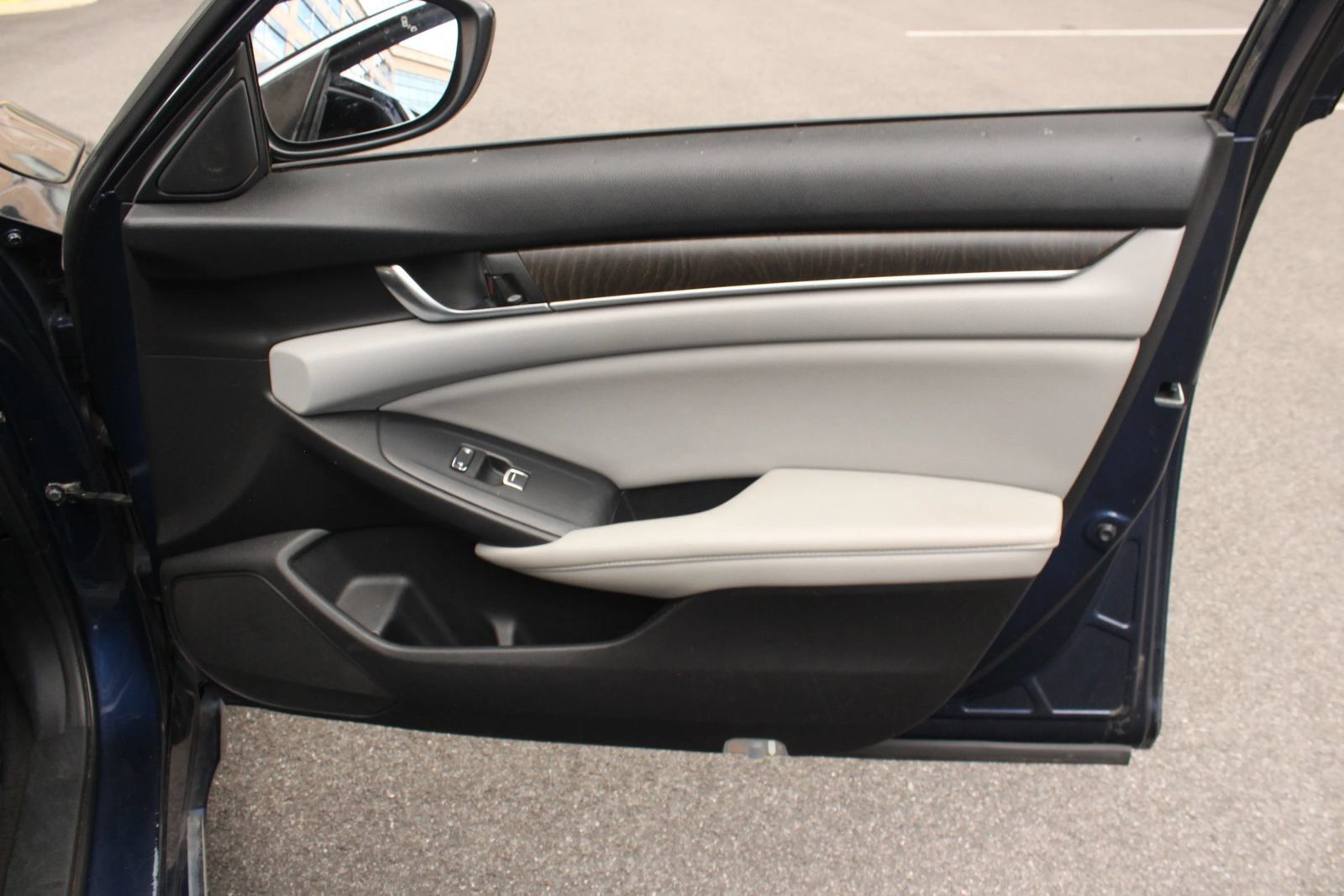 Used 2019 Honda Accord EX image 22