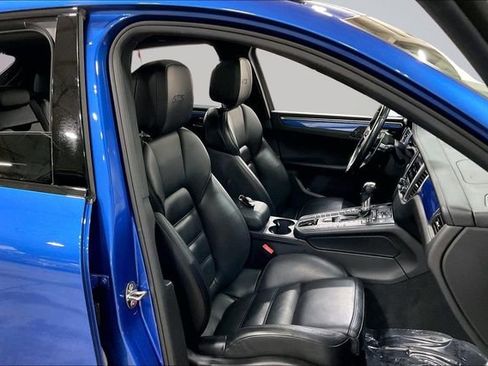 Used 2018 Porsche Macan GTS AWD/4WD image 9