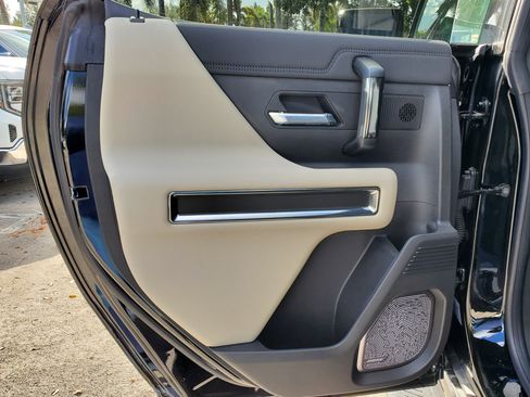 New 2026 GMC Hummer EV SUV image 8