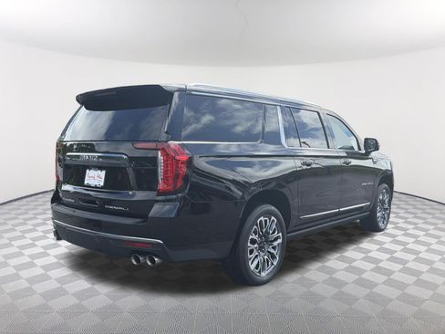 Used 2023 GMC Yukon XL Denali Ultimate AWD/4WD image 6