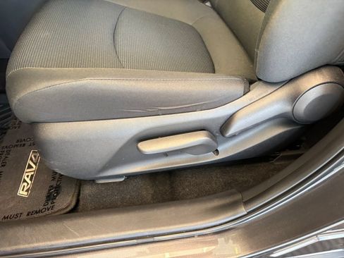 Used 2023 Toyota RAV4 LE AWD/4WD image 14