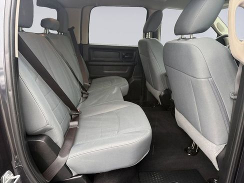 Used 2018 RAM 1500 Express image 18