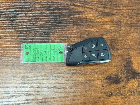 Used 2025 GMC Yukon XL Denali image 31