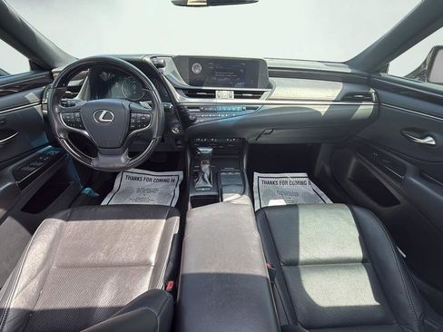 Used 2019 Lexus ES 350 w/ Premium Package FWD image 29