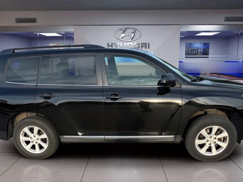 Used 2013 Toyota Highlander SE FWD image 15