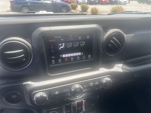 Used 2022 Jeep Gladiator Sport AWD/4WD image 33