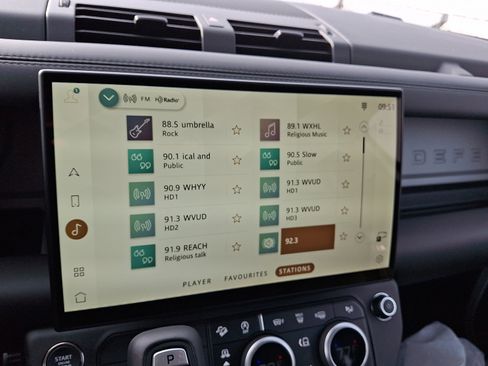 New 2026 Land Rover Defender 110 V8 AWD/4WD image 9