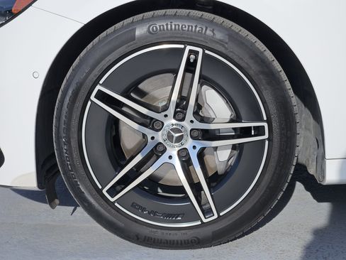 Used 2025 Mercedes-Benz E 350 Sedan image 11