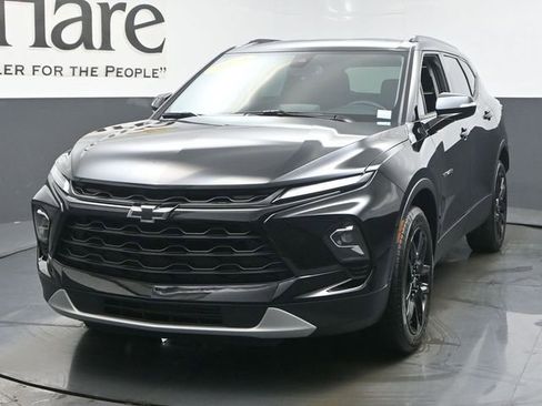 Used 2024 Chevrolet Blazer LT w/ LPO, Black Grille Bar Package FWD image 7