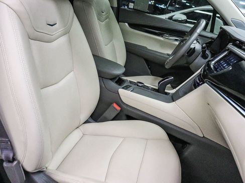 Used 2024 Cadillac XT6 Premium Luxury FWD image 19