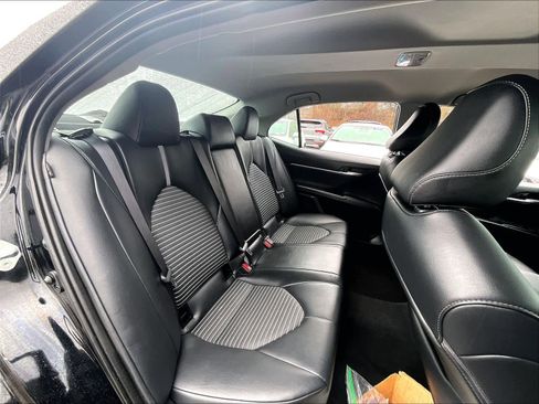 Used 2023 Toyota Camry SE image 16