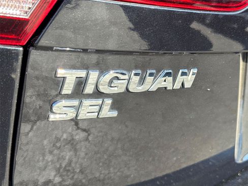 Used 2019 Volkswagen Tiguan SEL Premium R-Line AWD/4WD image 16