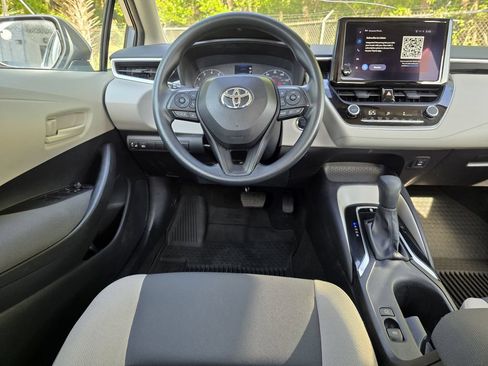 Used 2025 Toyota Corolla LE w/ Convenience Package FWD image 12