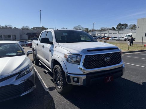 Used 2019 Toyota Tundra SR5 w/ SR5 Upgrade Package image 15