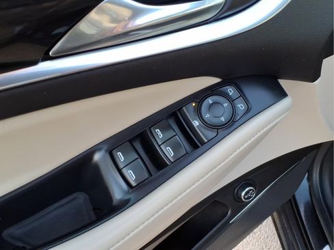 Used 2021 Buick Enclave Essence image 18