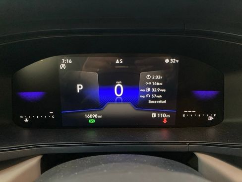 Used 2024 Volkswagen Taos SE image 16