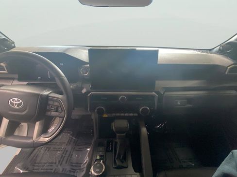 Used 2025 Toyota 4Runner Limited image 14