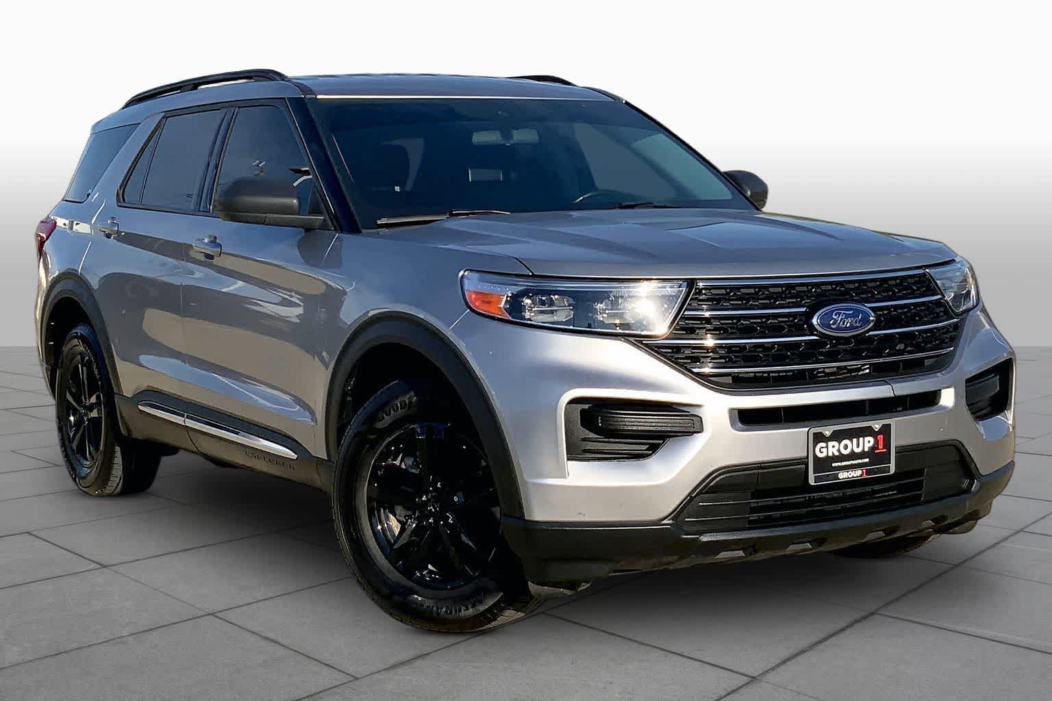 Used 2021 Ford Explorer XLT AWD/4WD image 2