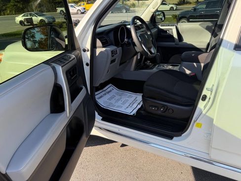 Used 2013 Toyota 4Runner SR5 image 17