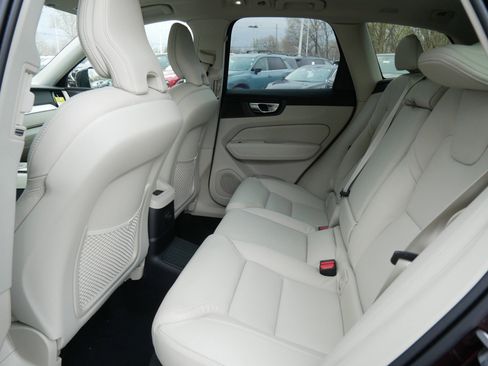 New 2026 Volvo XC60 T8 Ultra w/ Protection Package Premier AWD/4WD image 5