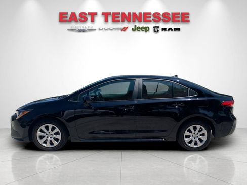 Used 2025 Toyota Corolla LE FWD image 6