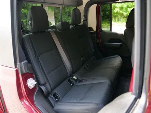 Used 2022 Jeep Gladiator Sport AWD/4WD image 30