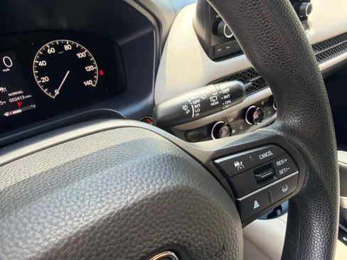Used 2023 Honda HR-V LX image 18