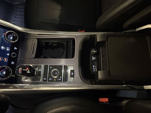 Used 2018 Land Rover Range Rover Sport HSE AWD/4WD image 23