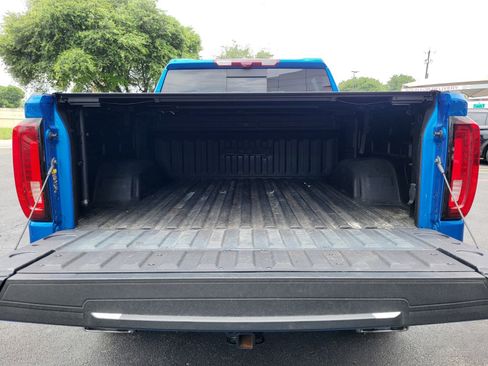 Used 2024 GMC Sierra 1500 AT4 w/ Technology Package AWD/4WD image 32