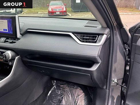 Used 2023 Toyota RAV4 XLE image 19