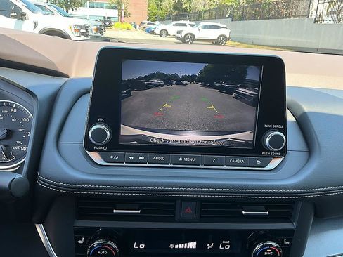 Certified 2023 Nissan Rogue SV w/ SV Premium B Package FWD image 18