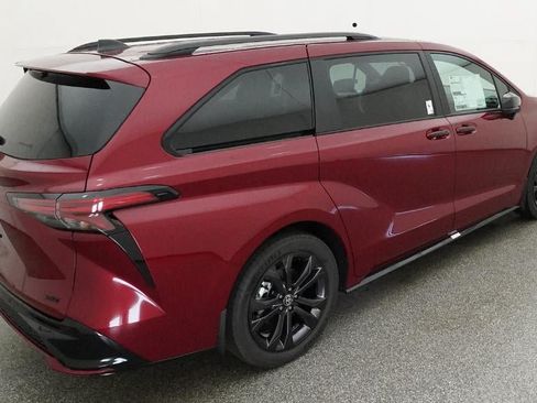New 2026 Toyota Sienna XSE FWD image 9