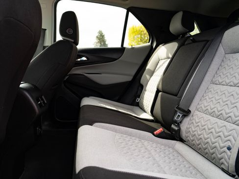 Used 2022 Chevrolet Equinox LS w/ LS Convenience Package AWD/4WD image 18