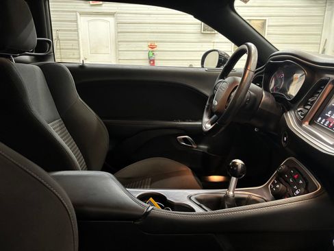 Used 2019 Dodge Challenger R/T RWD image 27