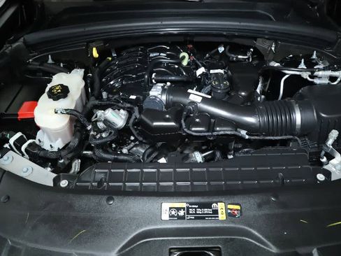 Used 2023 Jeep Grand Cherokee Limited w/ Luxury Tech Group II image 36